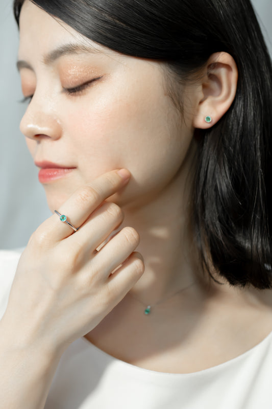 K18WGエメラルドリング 5094-EMW