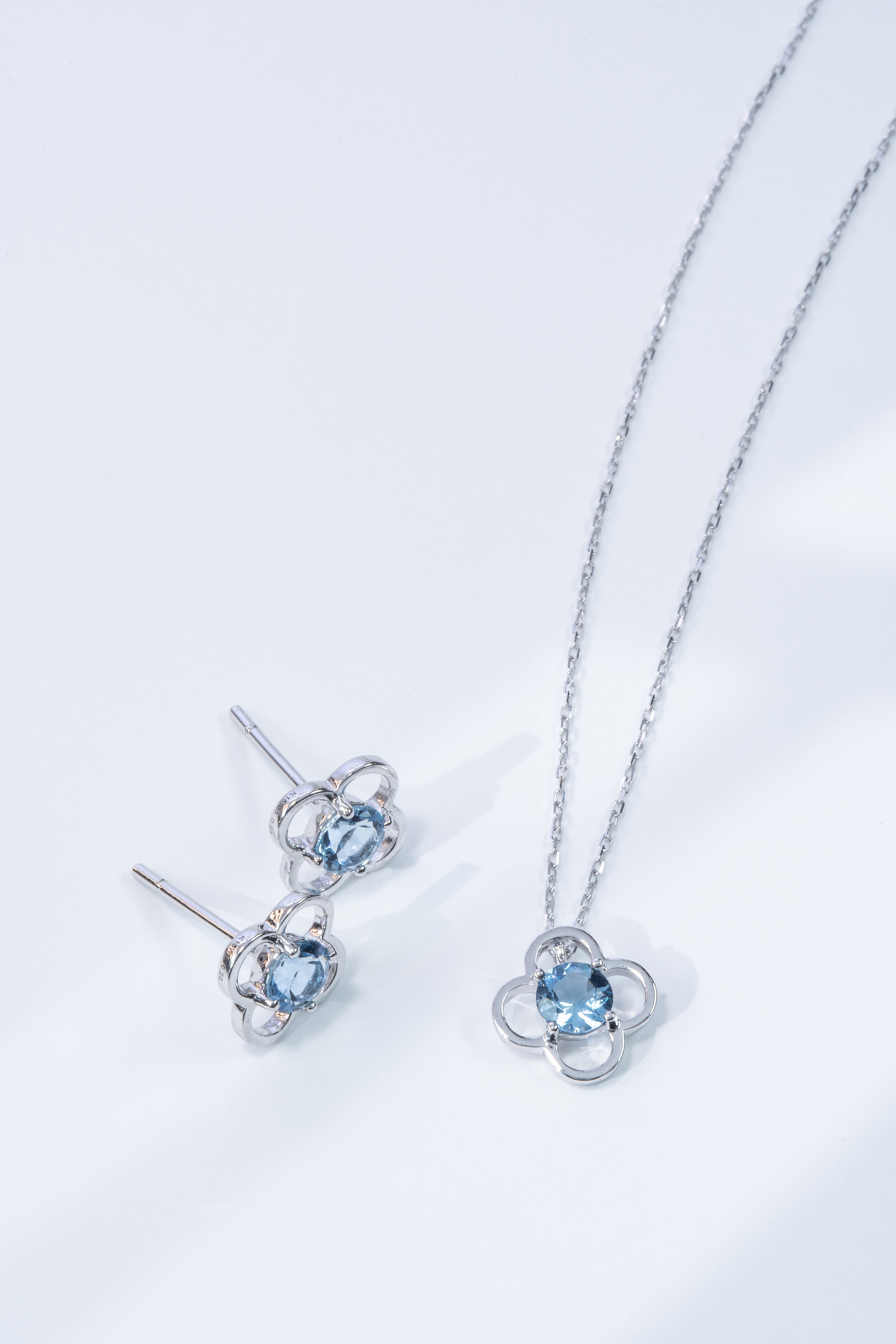 K18WGアクアマリンネックレス 5084-AQW – iwaiwa jewellery