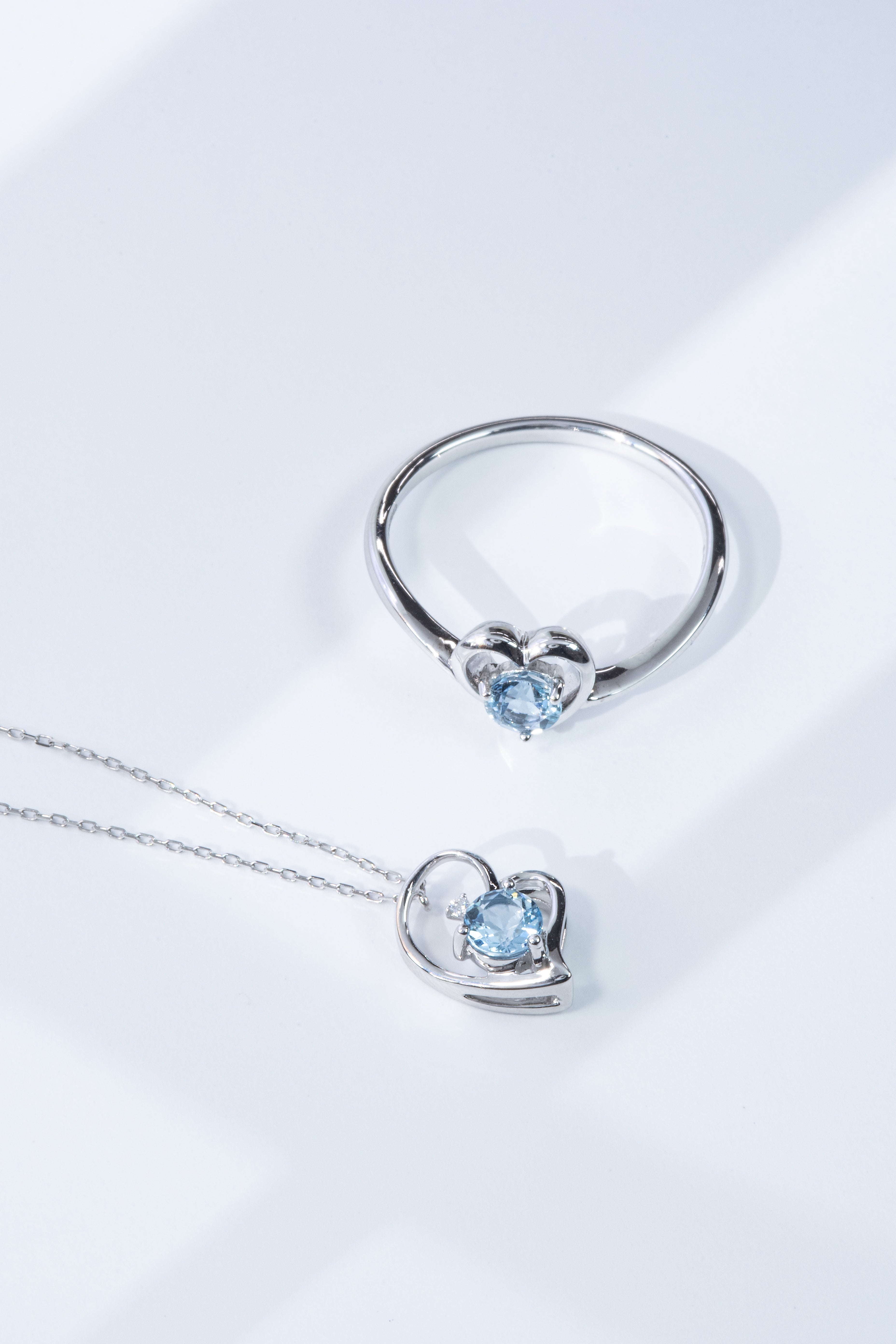 K18WGアクアマリンネックレス 5089-AQW – iwaiwa jewellery