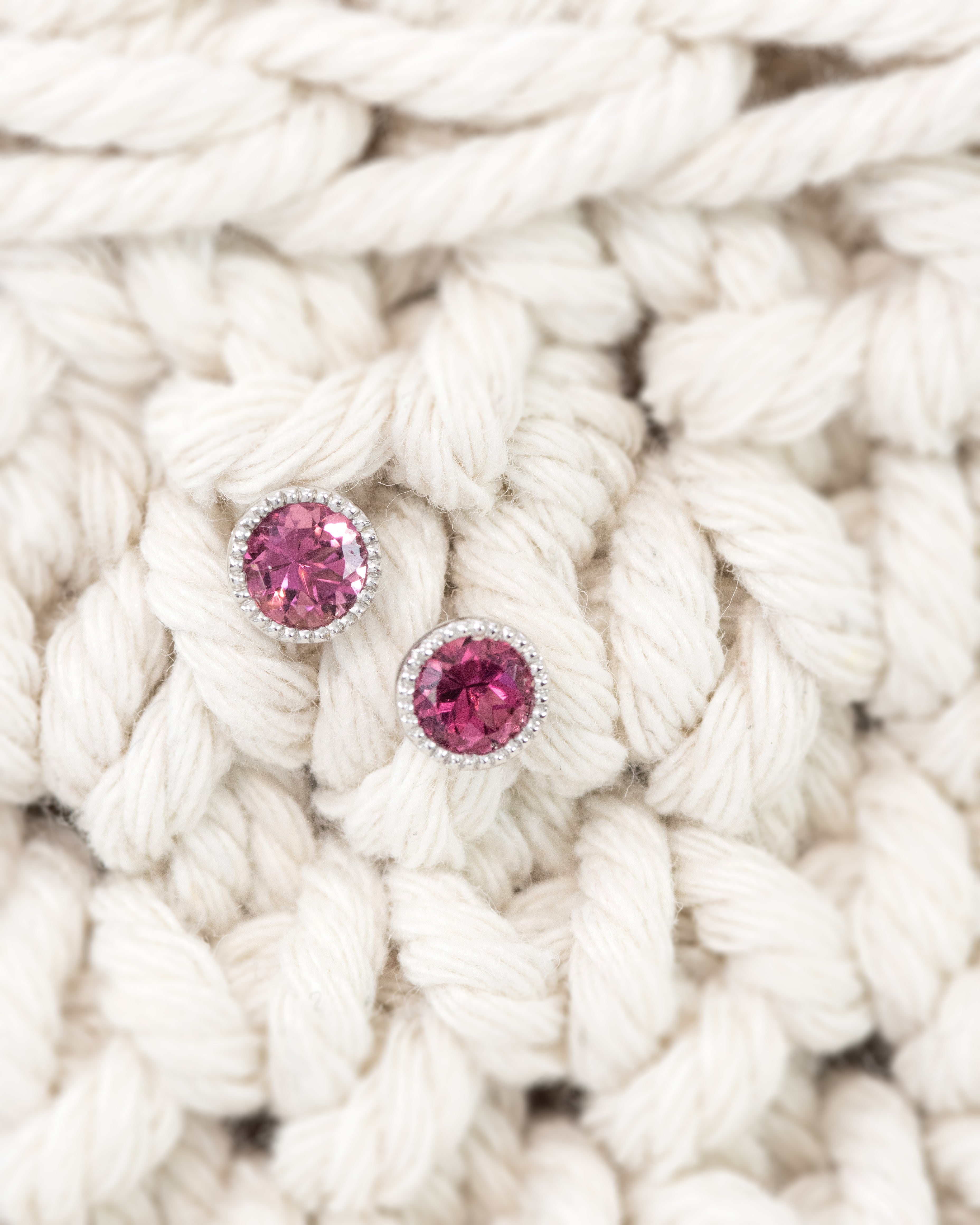K18WGピンクトルマリンピアス 5088B-PTW – iwaiwa jewellery