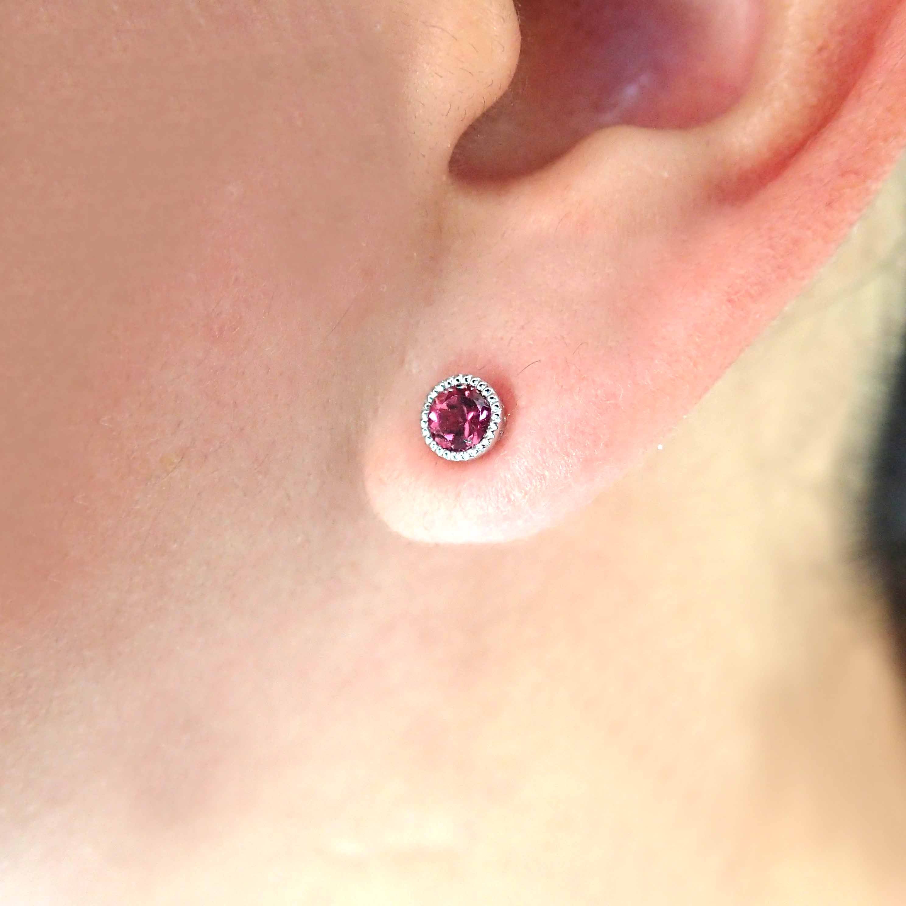 K18WGピンクトルマリンピアス 5088B-PTW – iwaiwa jewellery